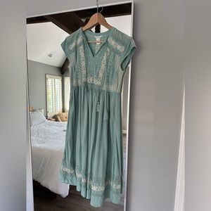 Sundance Seafoam Green Embroidered size 6 Dress
